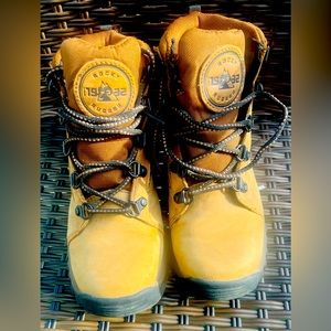 Rocky boots size 2m-youth